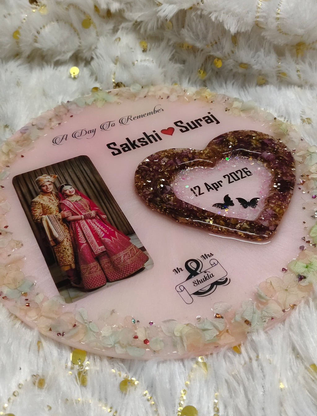 Couple photo frame with flower preservation