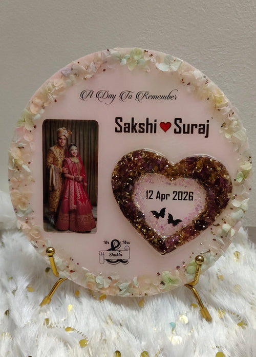 Couple photo frame with flower preservation